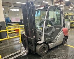 Diverse industrieelvoertuigen / heftrucks STILL 