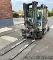 Diverse industrieelvoertuigen / heftrucks STILL