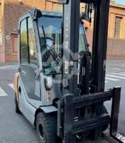 Diverse industrieelvoertuigen / heftrucks STILL 