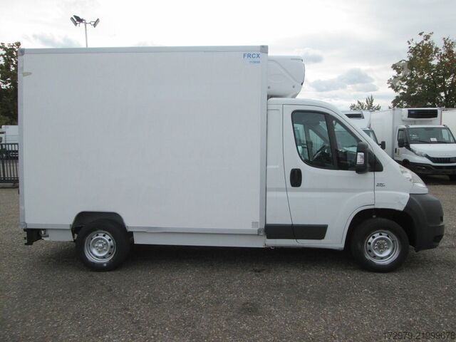 Koelwagen met geïsoleerde laadbak FIAT Ducato 130 *Carrier Xarios 500 Tiefkühler*