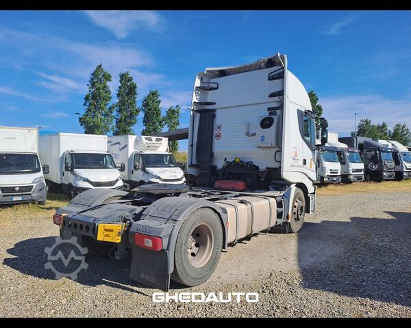 Standard tractor unit IVECO AS440T/P - AS440 T/P