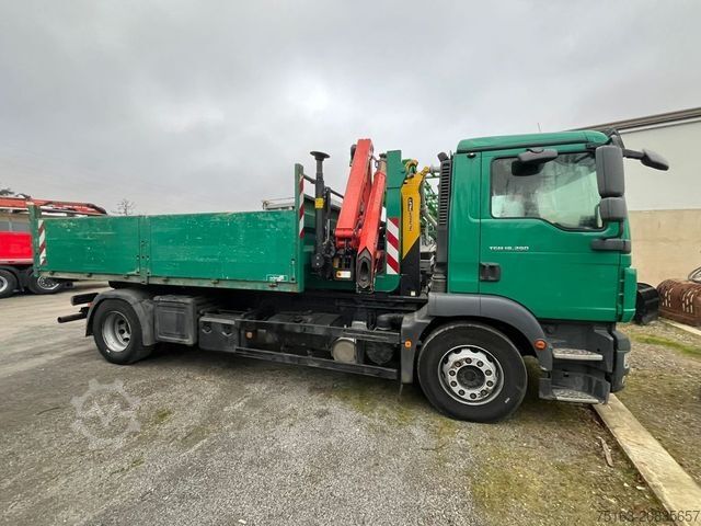 Truck mounted crane MAN TG-M 18.290 4x2 Abrollkipper mit Kranmulde