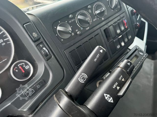 Truck mounted crane MAN TG-M 18.290 4x2 Abrollkipper mit Kranmulde