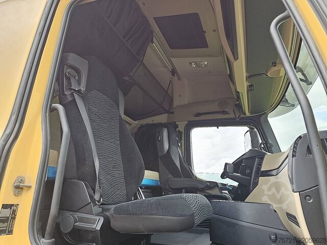 Standaard trekker MERCEDES-BENZ ACTROS 1843