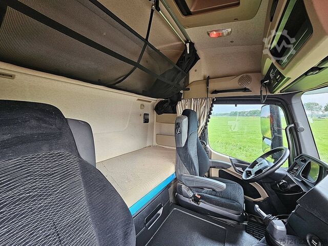 Standaard trekker MERCEDES-BENZ ACTROS 1843