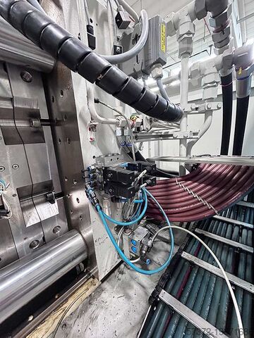 Máquina de moldeo por inyección KraussMaffei KM 200-220-220-55 CZL