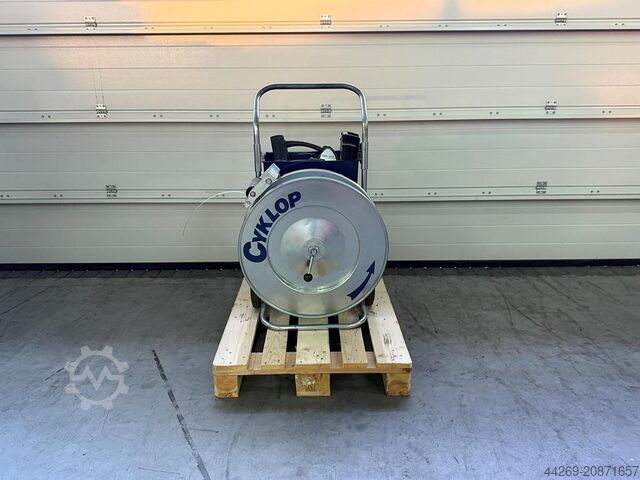 Battery strapping tool BW-03 with unrolling wagon BW-03