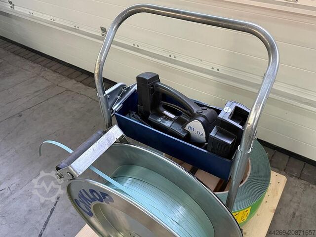 Battery strapping tool BW-03 with unrolling wagon BW-03 