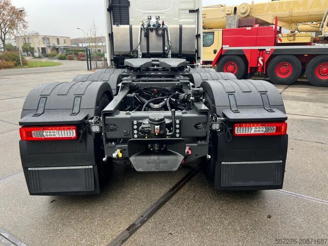 Heavy load Volvo FH 780 8x4