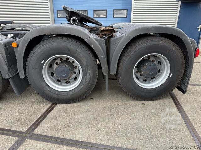 Zware belasting MAN TGX 41.640 8x4/4 BBS