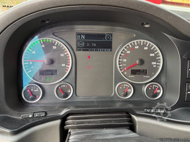 Zware belasting MAN TGX 41.640 8x4/4 BBS