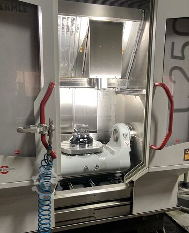 ITNC-640 / Magazzino aggiuntivo / Refrigerazione interna ad alta pressione (IKZ) / Laser HERMLE C 250