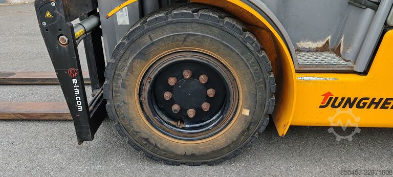 Carrelli elevatori diesel Jungheinrich DFG 545s