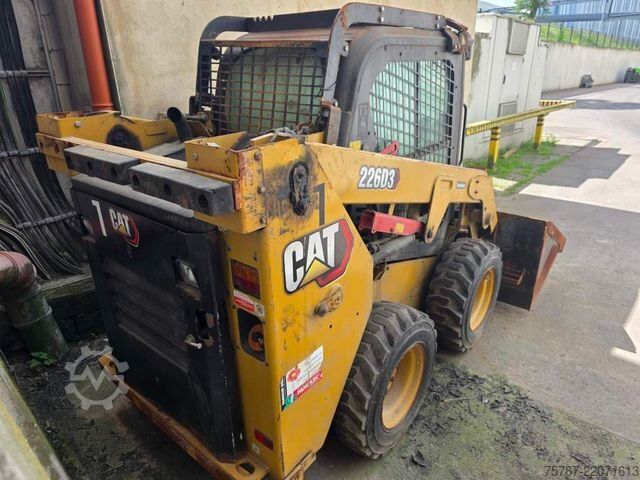 Hjullæsser CATERPILLAR 226D3 Lader mit Schwergutschaufel