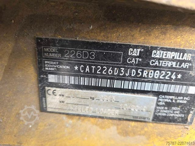 Hjullæsser CATERPILLAR 226D3 Lader mit Schwergutschaufel