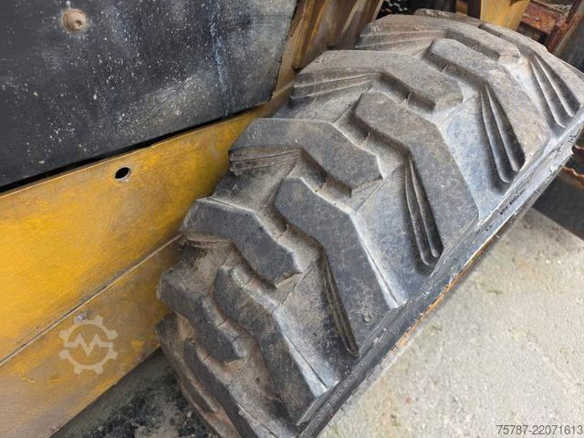Hjullæsser CATERPILLAR 226D3 Lader mit Schwergutschaufel