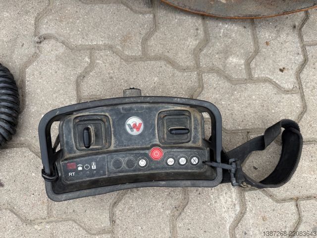 Envalsvält WACKER Neuson RT82-SC3 / 2015 BJ / 516 H / Remote