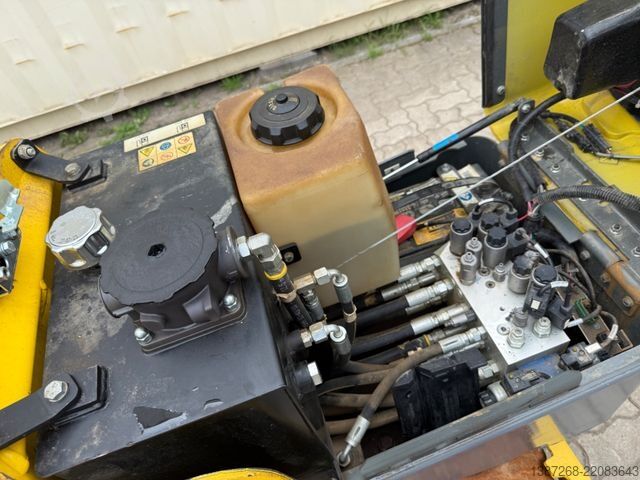 Envalsvält WACKER Neuson RT82-SC3 / 2015 BJ / 516 H / Remote
