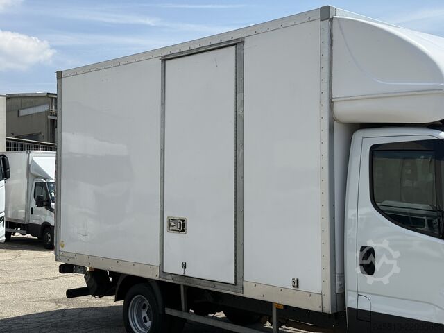 Vrachtwagen met bakwagen Iveco DAILY 35-160