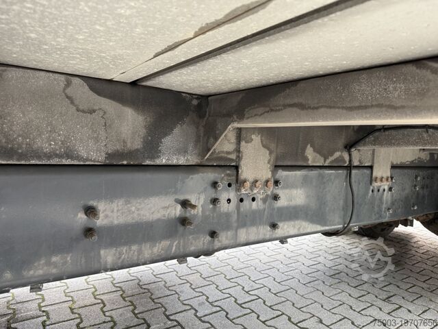 Macara montată pe camion Scania P410 4X2 Palfinger PK 13001