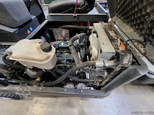 Tehnologia de stocare Kärcher Kehrmaschine KM 130/300 RLPG