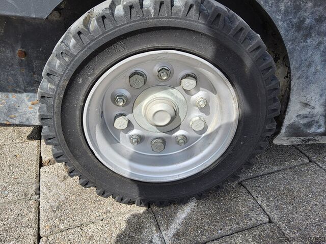 Tehnologia de stocare Kärcher Kehrmaschine KM 130/300 RLPG