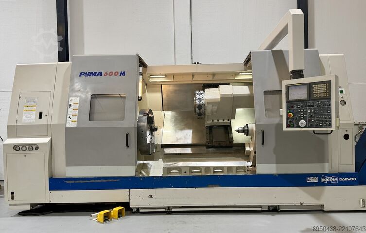 Centro di tornitura e fresatura CNC DOOSAN Puma 600M