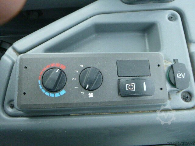 Încărcător pe roți VOLVO L30G Radlader 4x4 ALLRAD