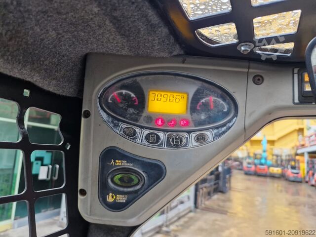 Tractor compacto BOBCAT T300
