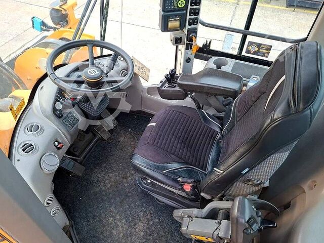 Lader Volvo L 150 H (New Tyres)