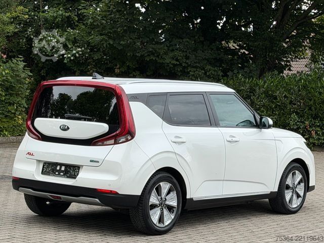 Van KIA Soul e-Soul DynamicLine 64 kWh LED Navi Kamera