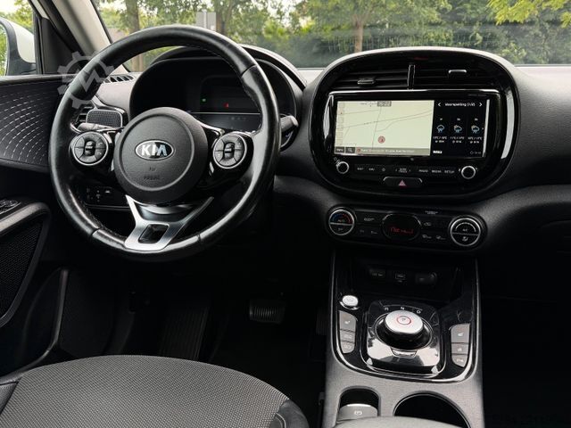 Van KIA Soul e-Soul DynamicLine 64 kWh LED Navi Kamera