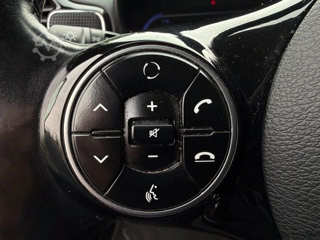 Van KIA Soul e-Soul DynamicLine 64 kWh LED Navi Kamera