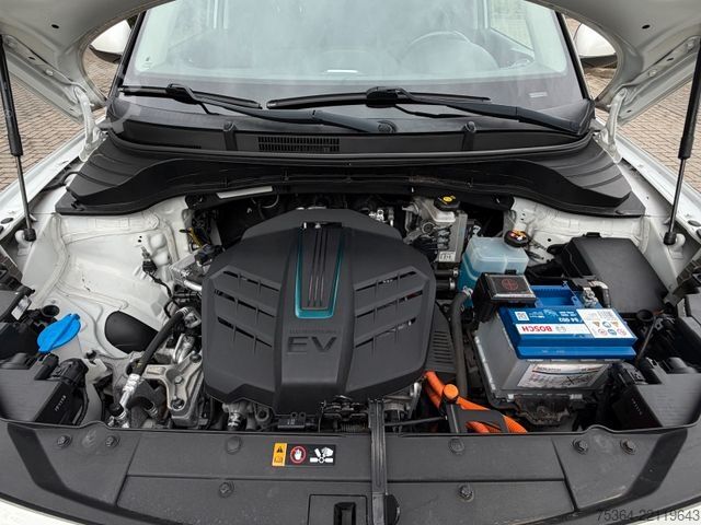 Van KIA Soul e-Soul DynamicLine 64 kWh LED Navi Kamera