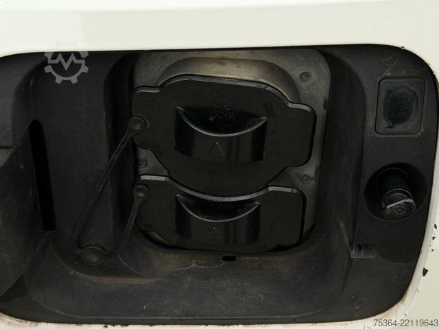 Van KIA Soul e-Soul DynamicLine 64 kWh LED Navi Kamera