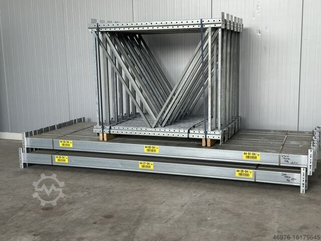 Pallet racking system High bay racking Dexion P 90 / 29,99 lfm. / St: 1.500x1.100 / Tr.: 2.900 mm