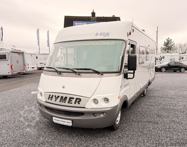 Kamper zintegrowany HYMER/ERIBA B 654 *Festbett-Hubbett-Automatik-2xKlima*