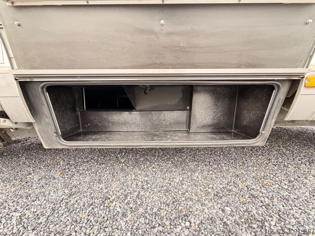 Kamper zintegrowany HYMER/ERIBA B 654 *Festbett-Hubbett-Automatik-2xKlima*