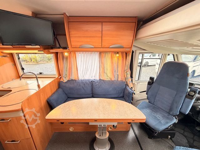 Kamper zintegrowany HYMER/ERIBA B 654 *Festbett-Hubbett-Automatik-2xKlima*
