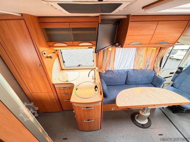 Kamper zintegrowany HYMER/ERIBA B 654 *Festbett-Hubbett-Automatik-2xKlima*