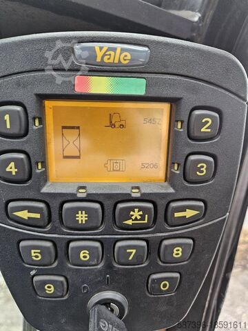 Elektrikli 4 tekerlekli forklift Yale ERP45VM