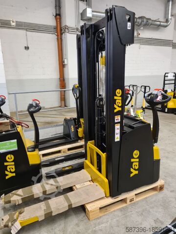 High Lift stacker Yale MS12IL