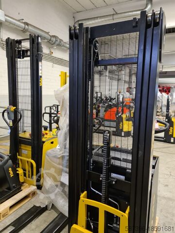 High Lift stacker Yale MS12IL