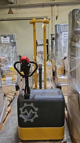 High Lift stacker Yale MSC10