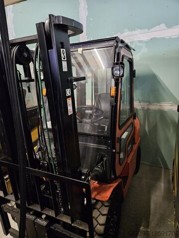 Elektrische vorkheftruck met 4 wielen UTILEV UT20PFE