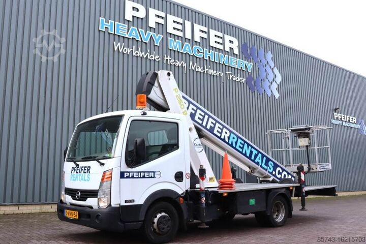 Op vrachtwagen gemonteerd platform Palfinger P260B Dutch Registration, Driving Licence B/3, Die