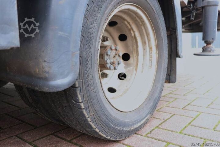 Op vrachtwagen gemonteerd platform Palfinger P260B Dutch Registration, Driving Licence B/3, Die