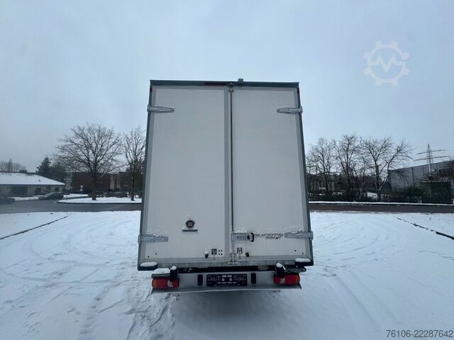 Vrachtwagen met bakwagen FIAT Ducato Koffer *Navi*Kamera*TÜV neu*Länge 4,20m