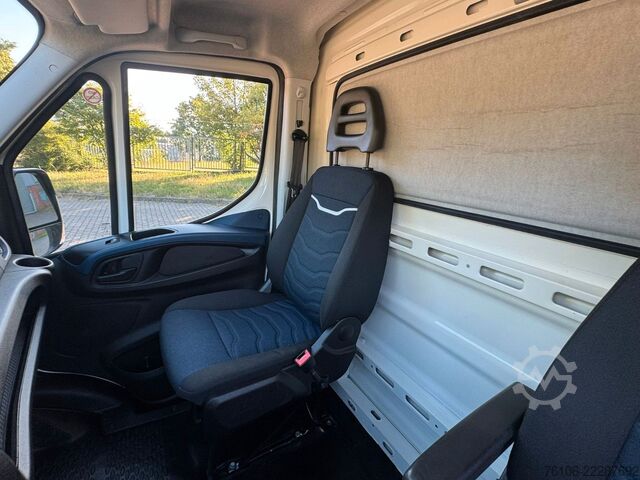 Furgone isotermico frigorifero IVECO Daily 35S12 Hi-Matic Tiefkühlkoffer *Thermoking*