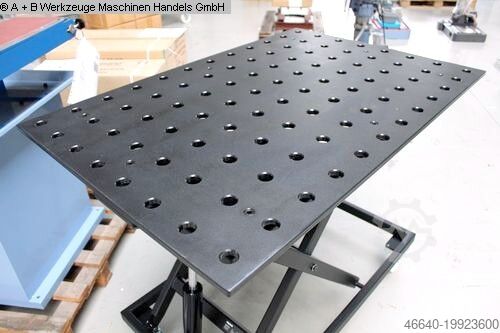 Klemtafel SIEGMUND MOBILER HUBTISCH 28er